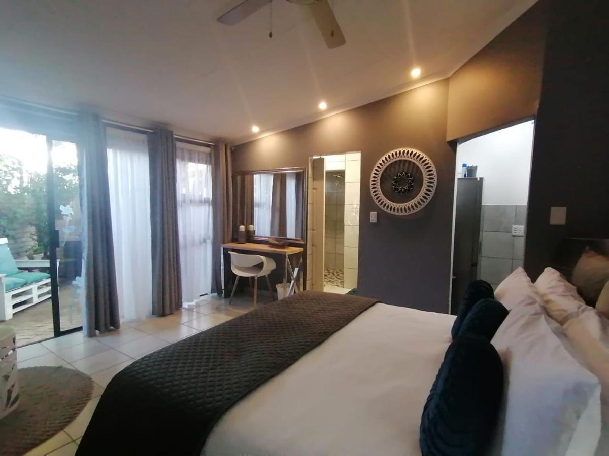 Roxy'S Rest Guest House Vanderbijlpark Exterior foto